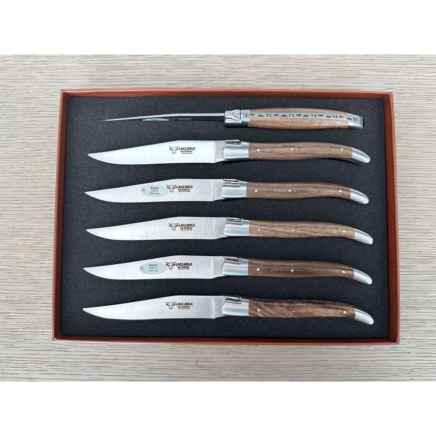 Laguiole en Aubrac Luxury Steak/Table Knives 6-Piece Set with Walnut Handle