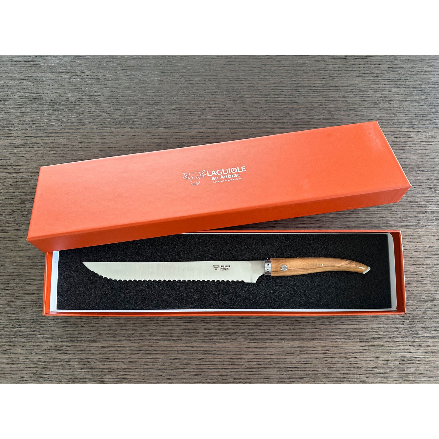 Laguiole en Aubrac Gourmet Cuisine Stainless Fully Forged Steel Bread Serrated Knife with Olive Wood Handle, 9-in