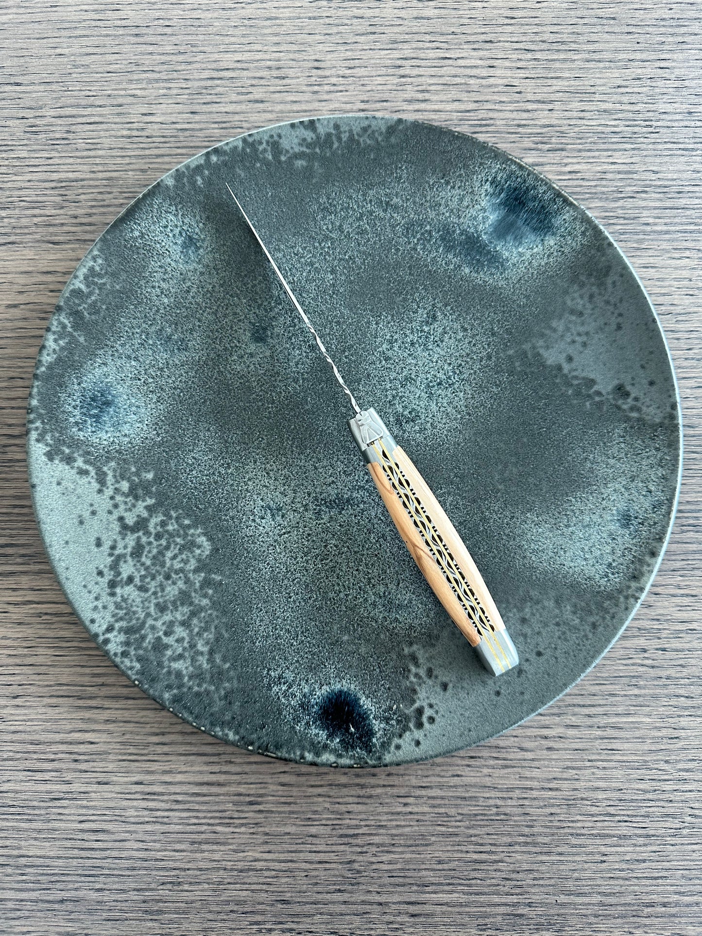 Laguiole en Aubrac Luxury Handcrafted Stainless Steel & Brass Double Plate 2-Piece Steak Knife Set with Olivewood Handles