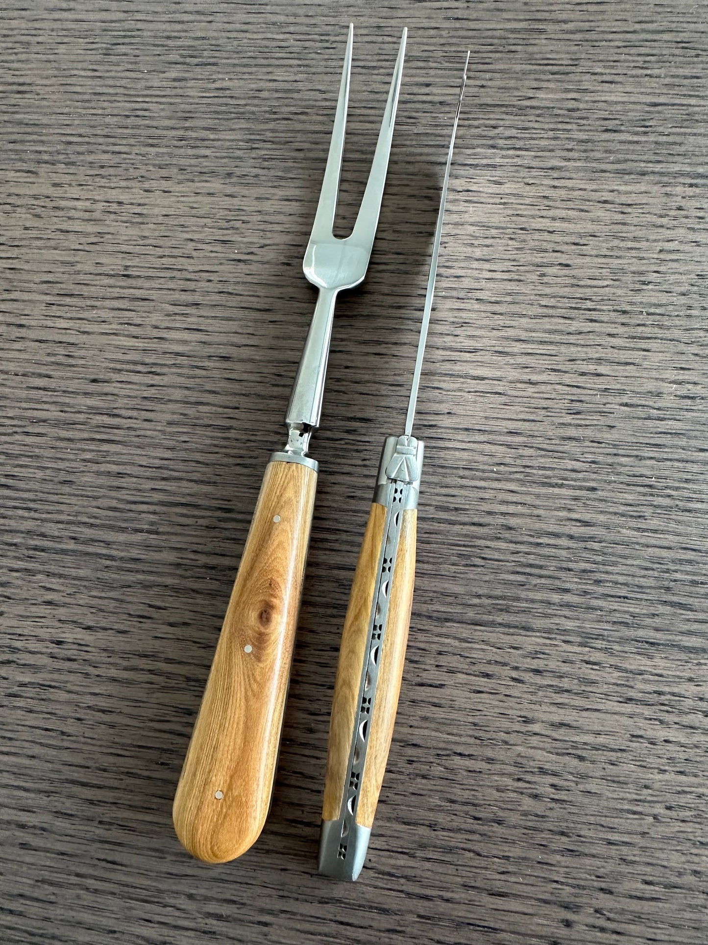 Laguiole en Aubrac Handcrafted 2-Piece Cheese Knife Set with Pistachio Handles