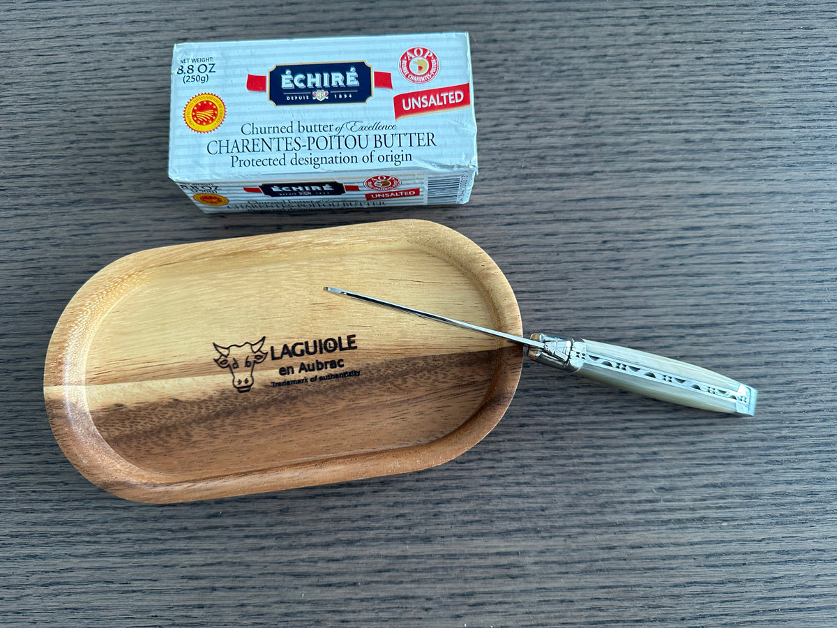 Laguiole en Aubrac Handcrafted Butter & Soft Cheese Knife With Solid Horn Handle & Oak Wood Rest Set - LaguioleEnAubracShop