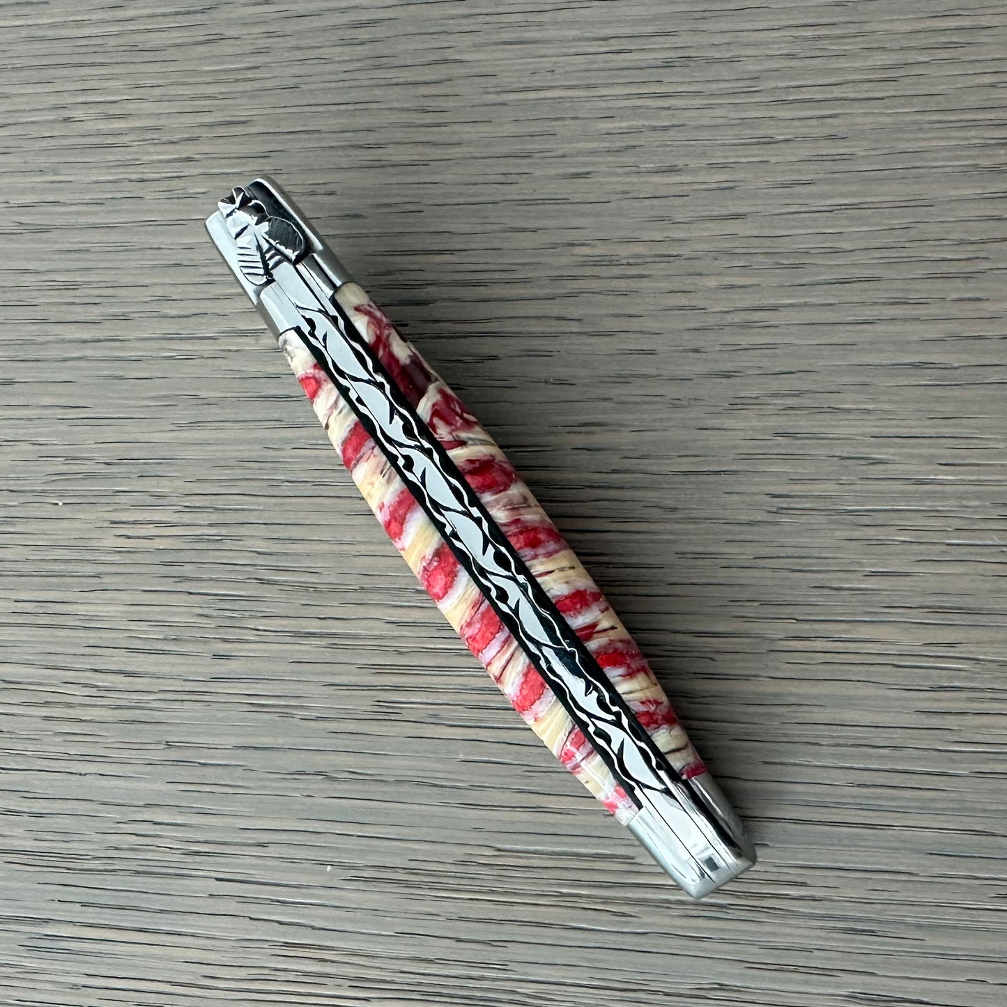 มีดเอนกประสงค์ Laguiole en Aubrac Handcrafted Doble Plated with Shiny Bolsters, Red Mollar Handle, 4.75 นิ้ว
