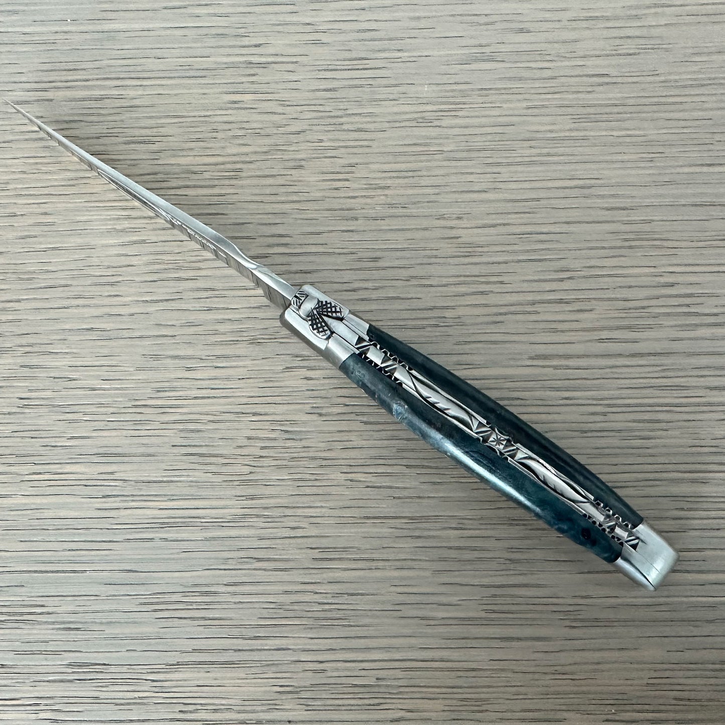 Laguiole en Aubrac 手工制作的双面镀金多用途刀,带哑光枕垫,皇家乌木手柄,4.75 英寸