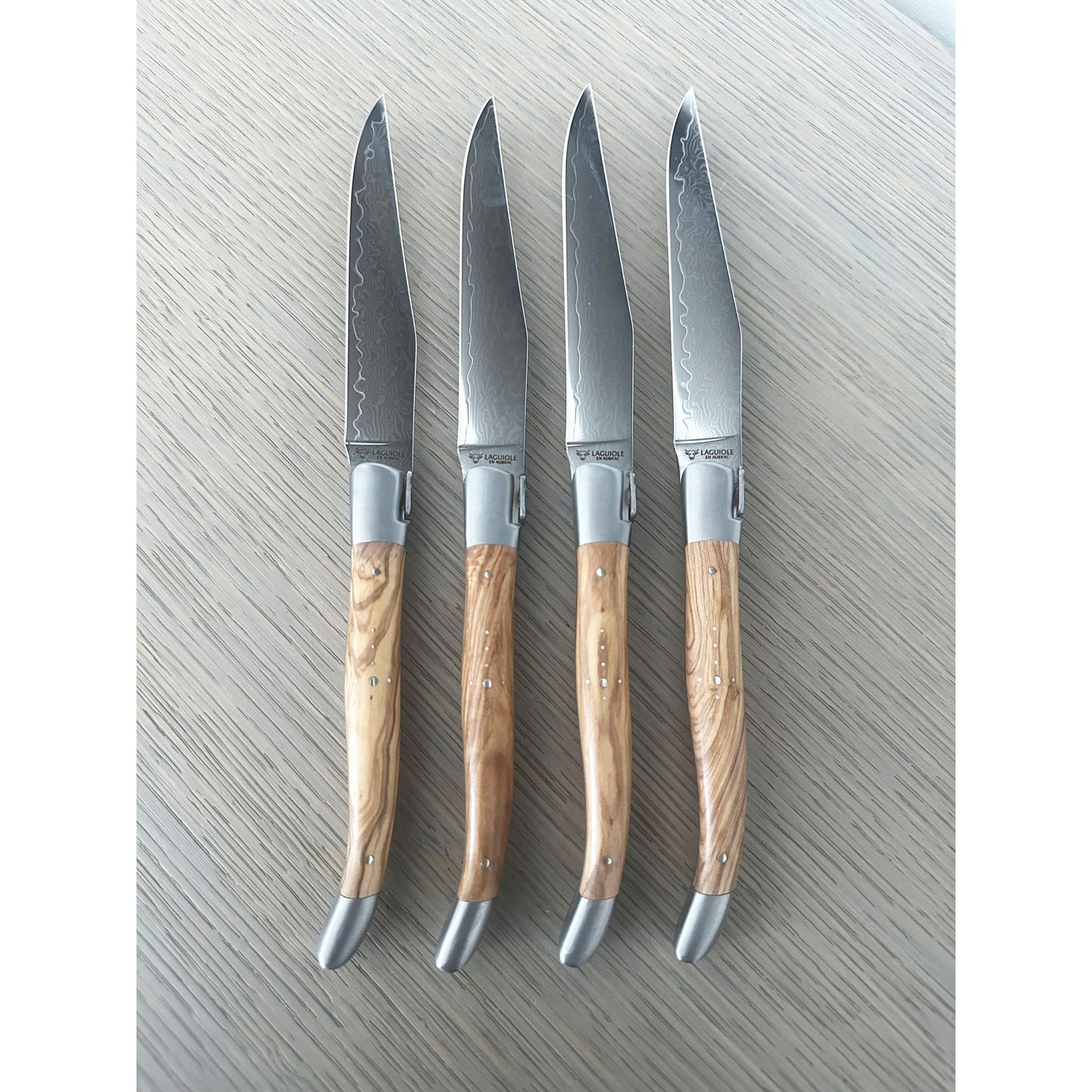 Laguiole en Aubrac ชุดมีดสเต็ก 6 ชิ้นชุบด้วยมือพร้อมด้ามจับแบบแข็ง