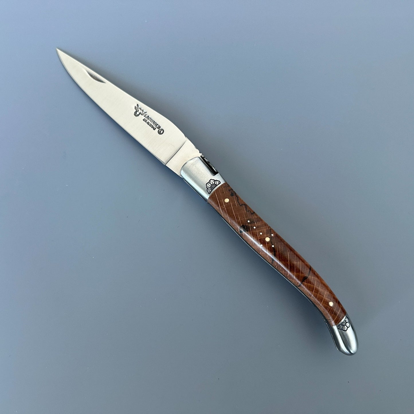 Laguiole en Aubrac Belle Pièce — Unique Aubrac Wood Knife with Hand-Cut Guilloché