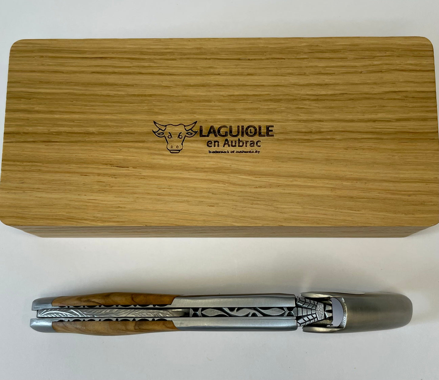 Laguiole en Aubrac Sommelier DeLuxe No 8 Waiter's Corkscrew with Olivewood Handle - LaguioleEnAubracShop