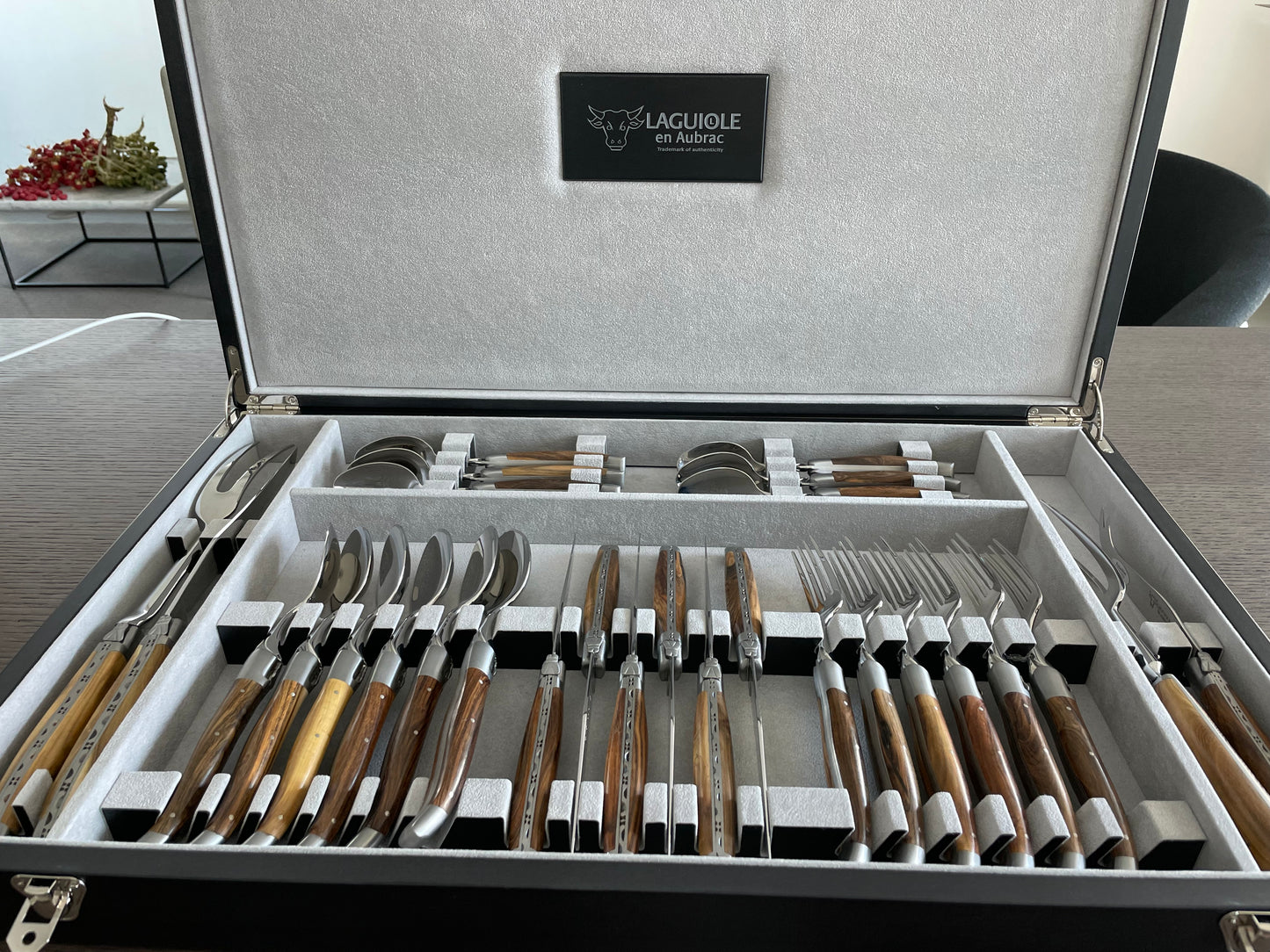 Laguiole en Aubrac Luxury 28-Piece Handcrafted Flatware Set With Pistachio Wood Handles - LaguioleEnAubracShop