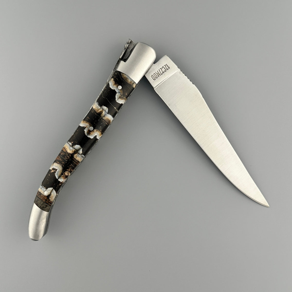 Laguiole en Aubrac Double-Plated Molar Knife – Brown & Blue, 4.75″