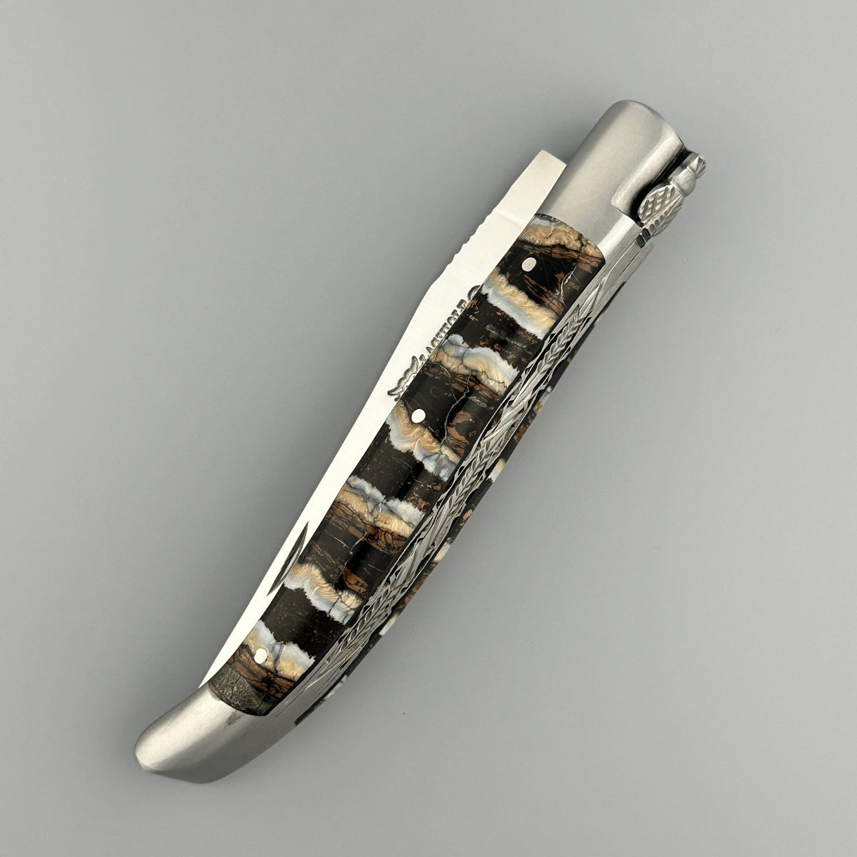 Laguiole en Aubrac Double-Plated Molar Knife – Brown & Blue, 4.75″