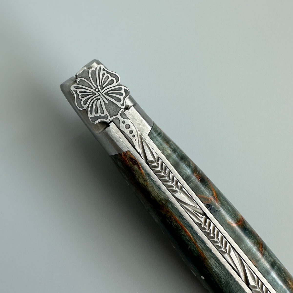 Laguiole en Aubrac Hancarved Plate Folding Knife Butterfly Bee Dark Teal Birchwood Burl, 4.7"