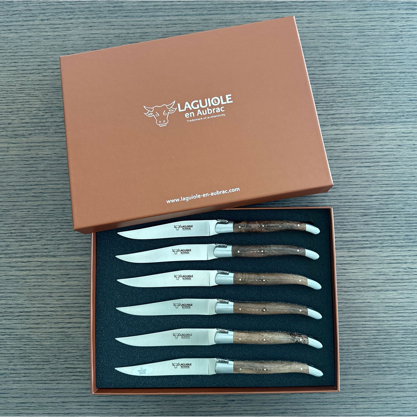 Laguiole en Aubrac Luxury Steak/Table Knives 6-Piece Set With Grapevine Wood Handle