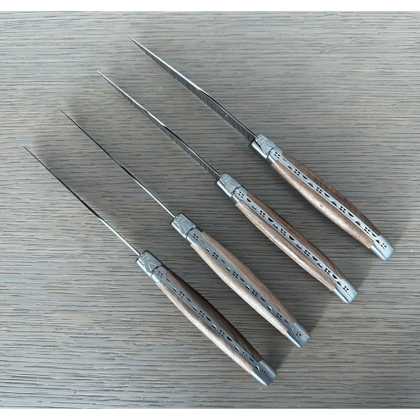 Laguiole en Aubrac 手工拉丝电镀 6 件式牛排刀套装，带胡桃木手柄