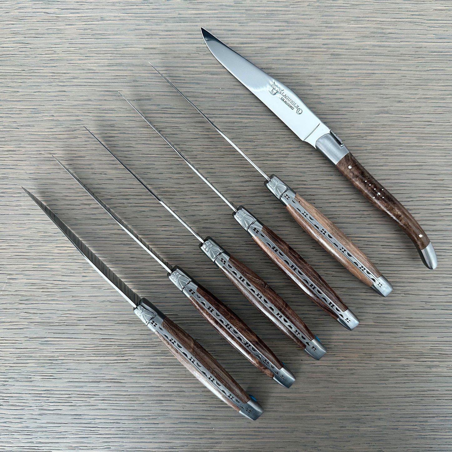 Laguiole en Aubrac ชุดมีดสเต็ก 6 ชิ้นชุบด้วยมือพร้อมด้ามจับไม้มะกอก