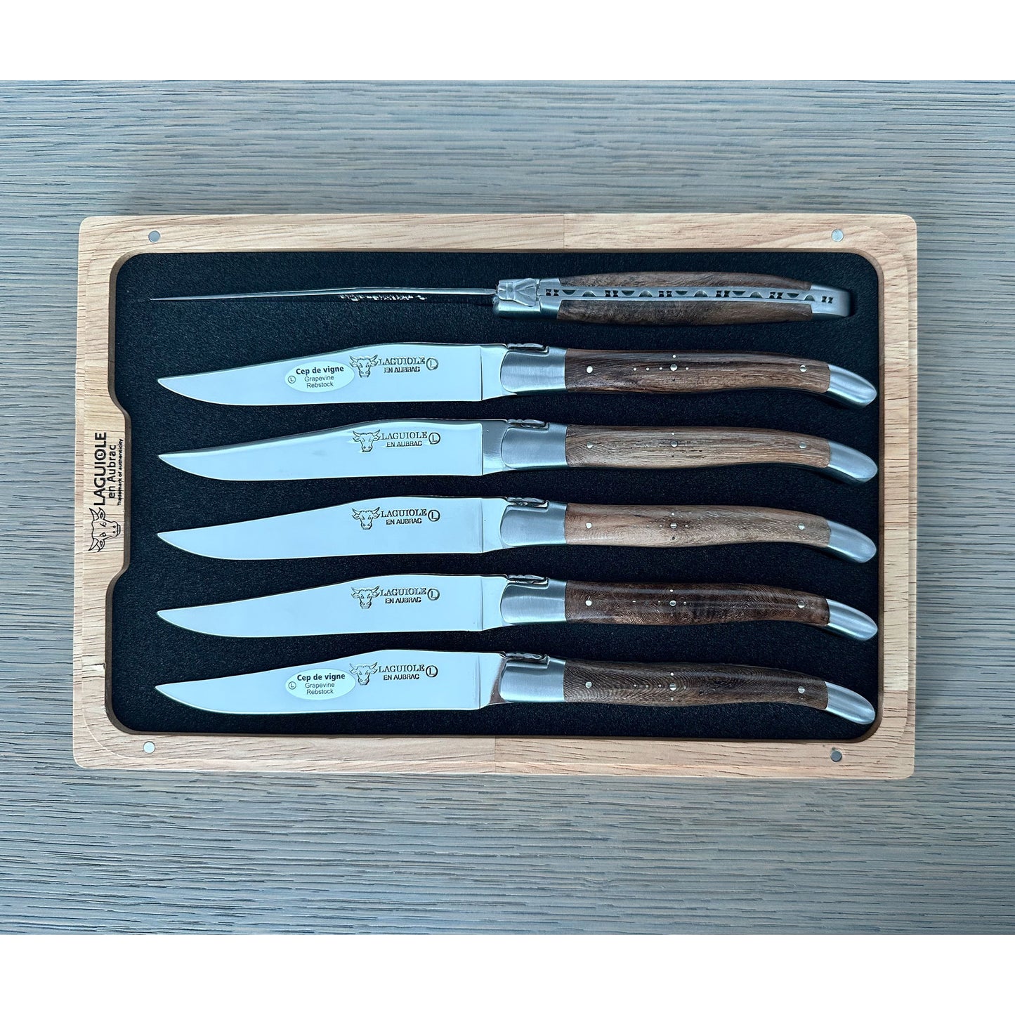 Laguiole en Aubrac ชุดมีดสเต็ก 6 ชิ้นชุบด้วยมือพร้อมด้ามจับไม้มะกอก