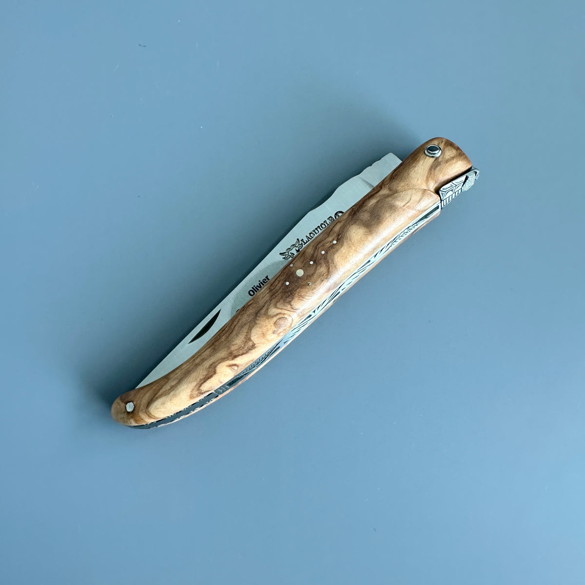 Laguiole Belle Piece Olive Wood fully closed