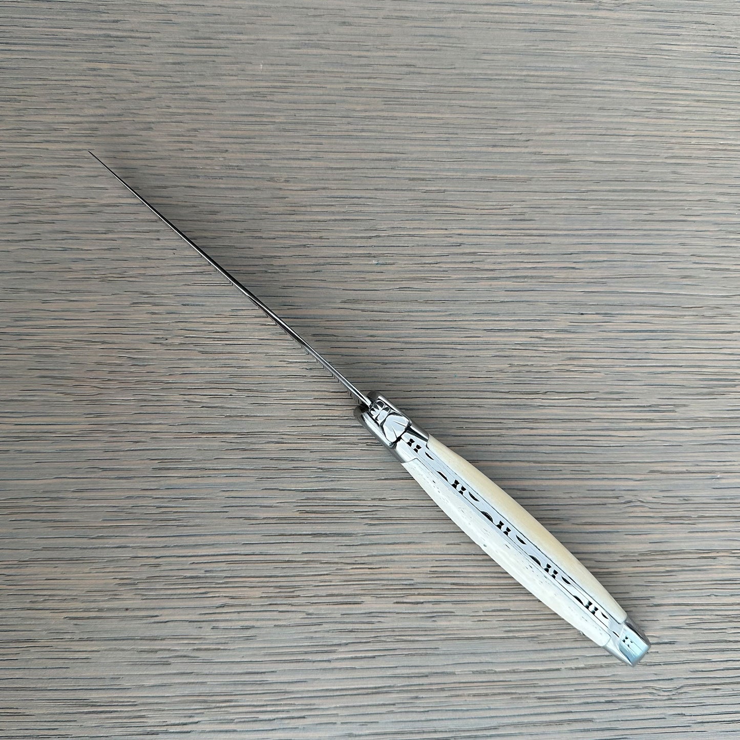 Laguiole en Aubrac ชุดมีดสเต็ก 2 ชิ้น Handcrafted Plated พร้อมด้ามไม้สัก