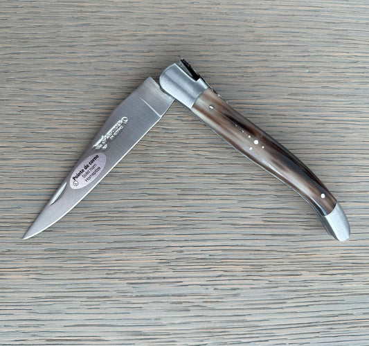 Laguiole en Aubrac Cuchillo multiusos de lujo doble chapado hecho a mano cepillado con mango azul Buckeye, 4.75 pulgadas