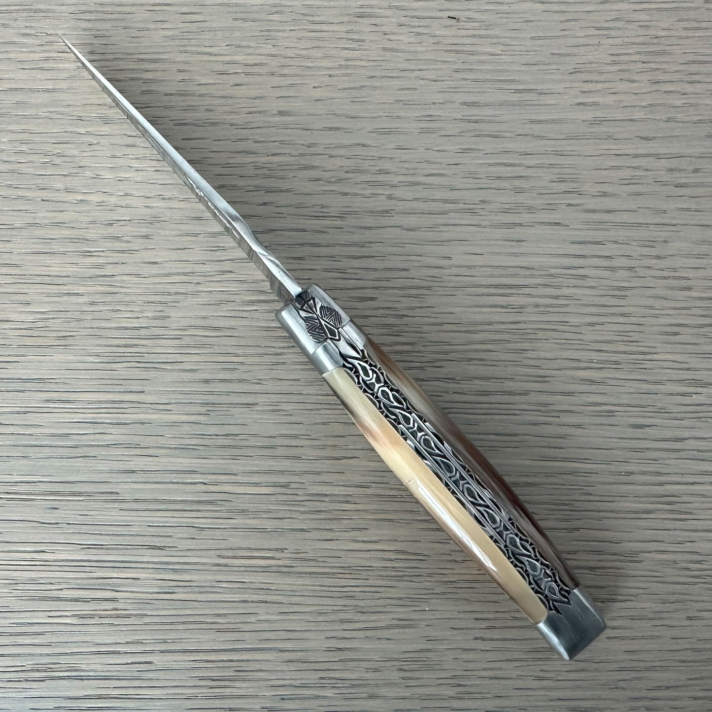 Laguiole en Aubrac Cuchillo multiusos de lujo doble chapado hecho a mano cepillado con mango azul Buckeye, 4.75 pulgadas