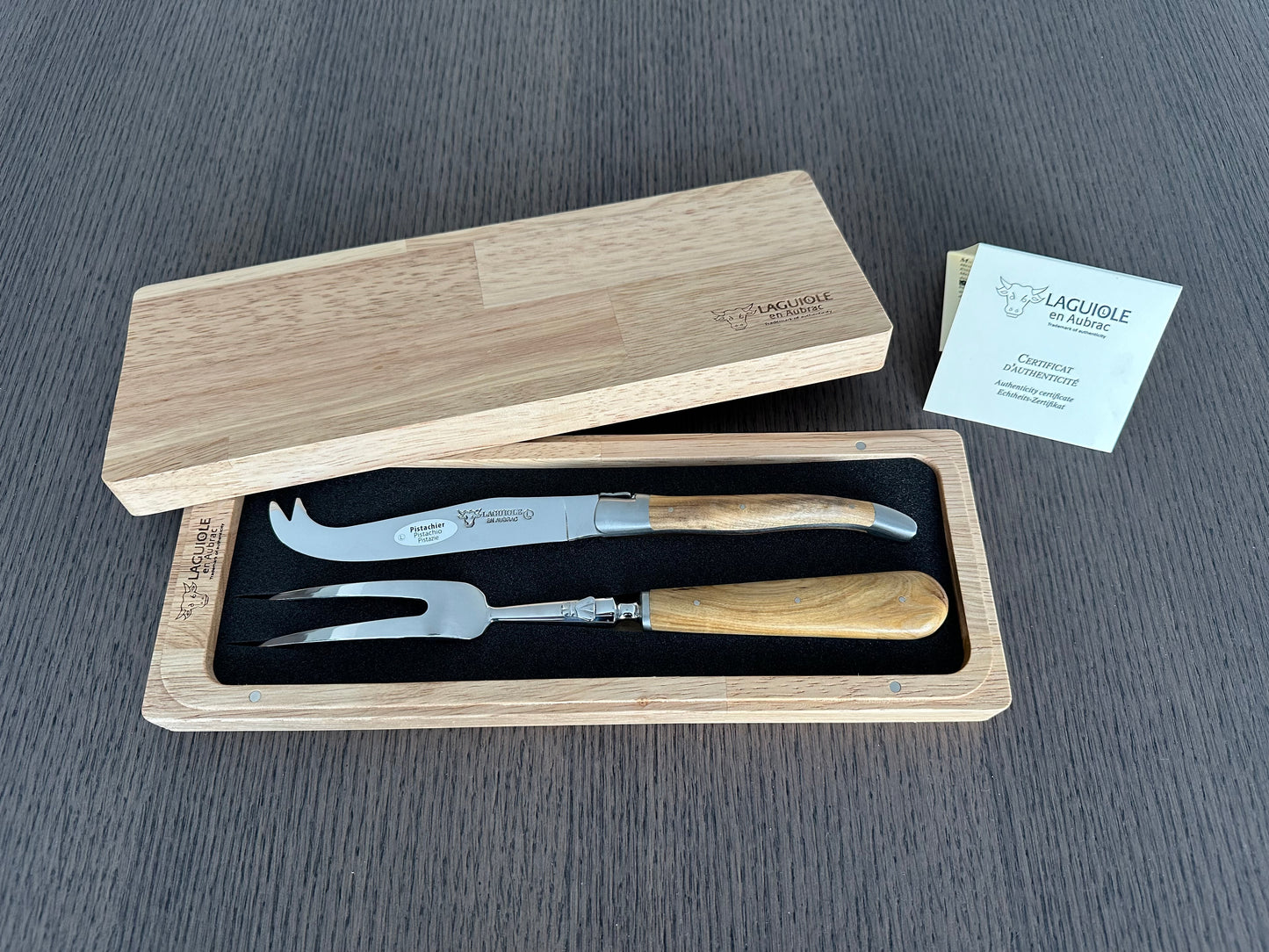 Laguiole en Aubrac Handcrafted 2-Piece Cheese Knife Set with Pistachio Handles