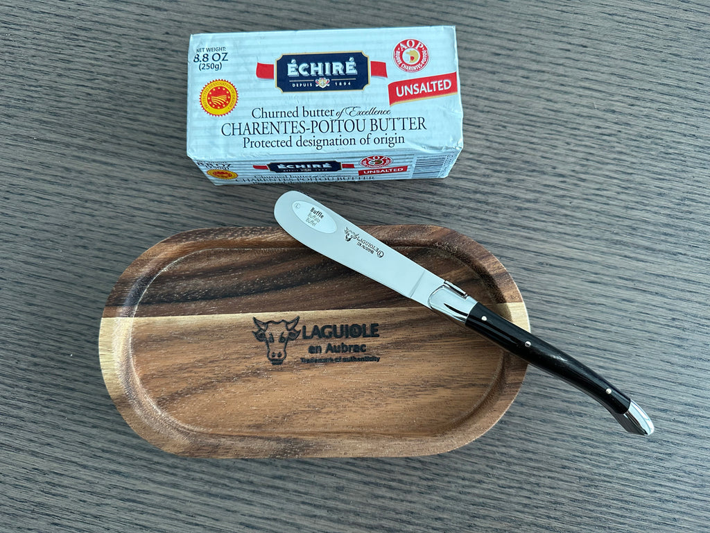 Laguiole en Aubrac Handcrafted Butter & Soft Cheese Knife With Buffalo Horn Handle & Oak Wood Rest Set - LaguioleEnAubracShop