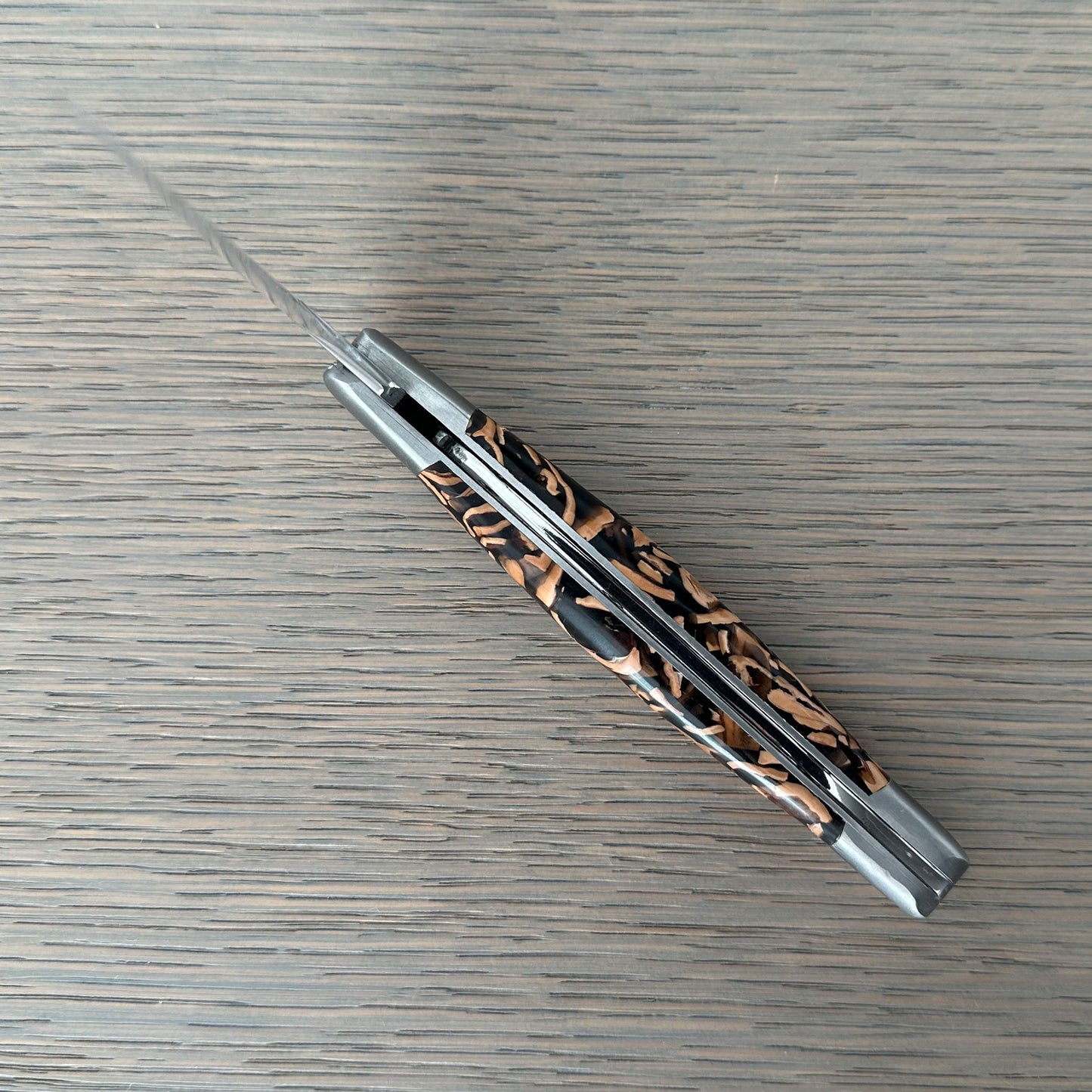 Laguiole en Aubrac Handcrafted Plate Multipurpose Knife, Walnut Shell Handle, 4.75- Inches