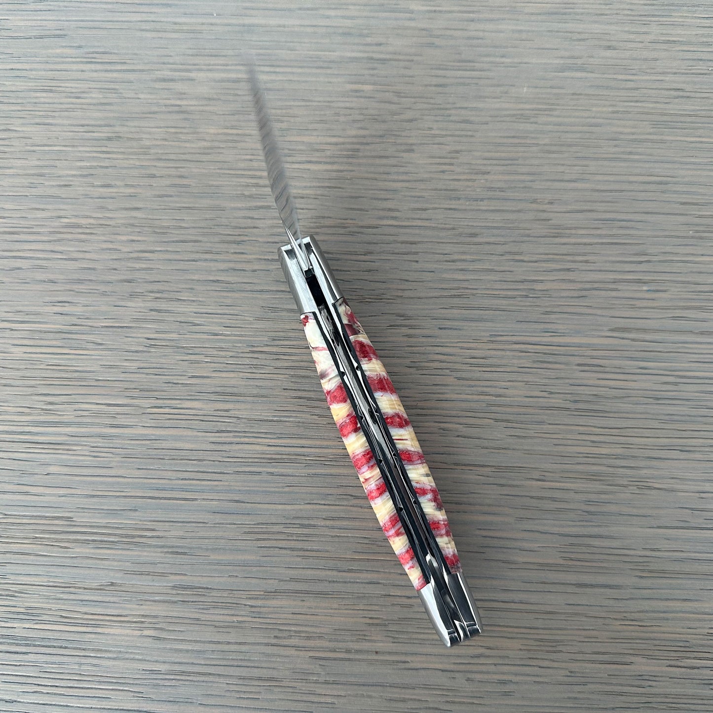 มีดเอนกประสงค์ Laguiole en Aubrac Handcrafted Doble Plated with Shiny Bolsters, Red Mollar Handle, 4.75 นิ้ว