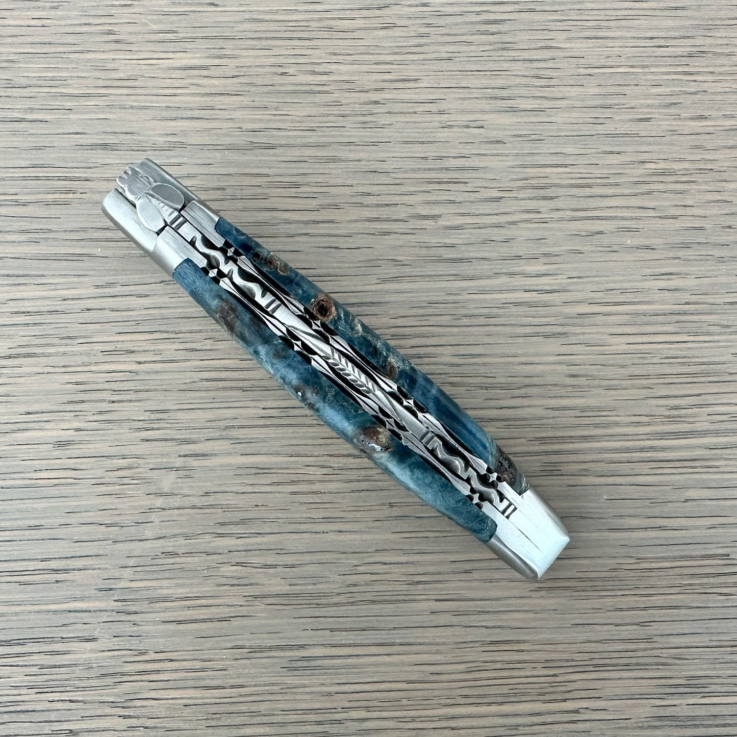 Laguiole en Aubrac Brushed Handcrafted Luxury Double Plated Multipurpose Knife with Buckeye Blue Handle, 4.75 นิ้ว