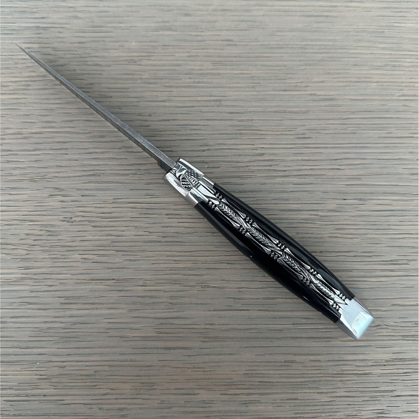 Laguiole en Aubrac Handcrafted Explosion Damascus Cuchillo multiusos de doble chapado con refuerzos brillantes, mango de cuerno de búfalo, 4.75 pulgadas