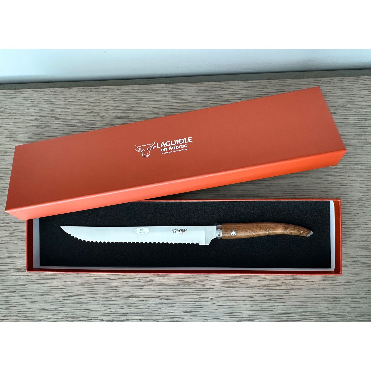 Laguiole en Aubrac Cuchillo de chef gourmet de cocina artesanal con mango de madera de teca, 8 pulgadas