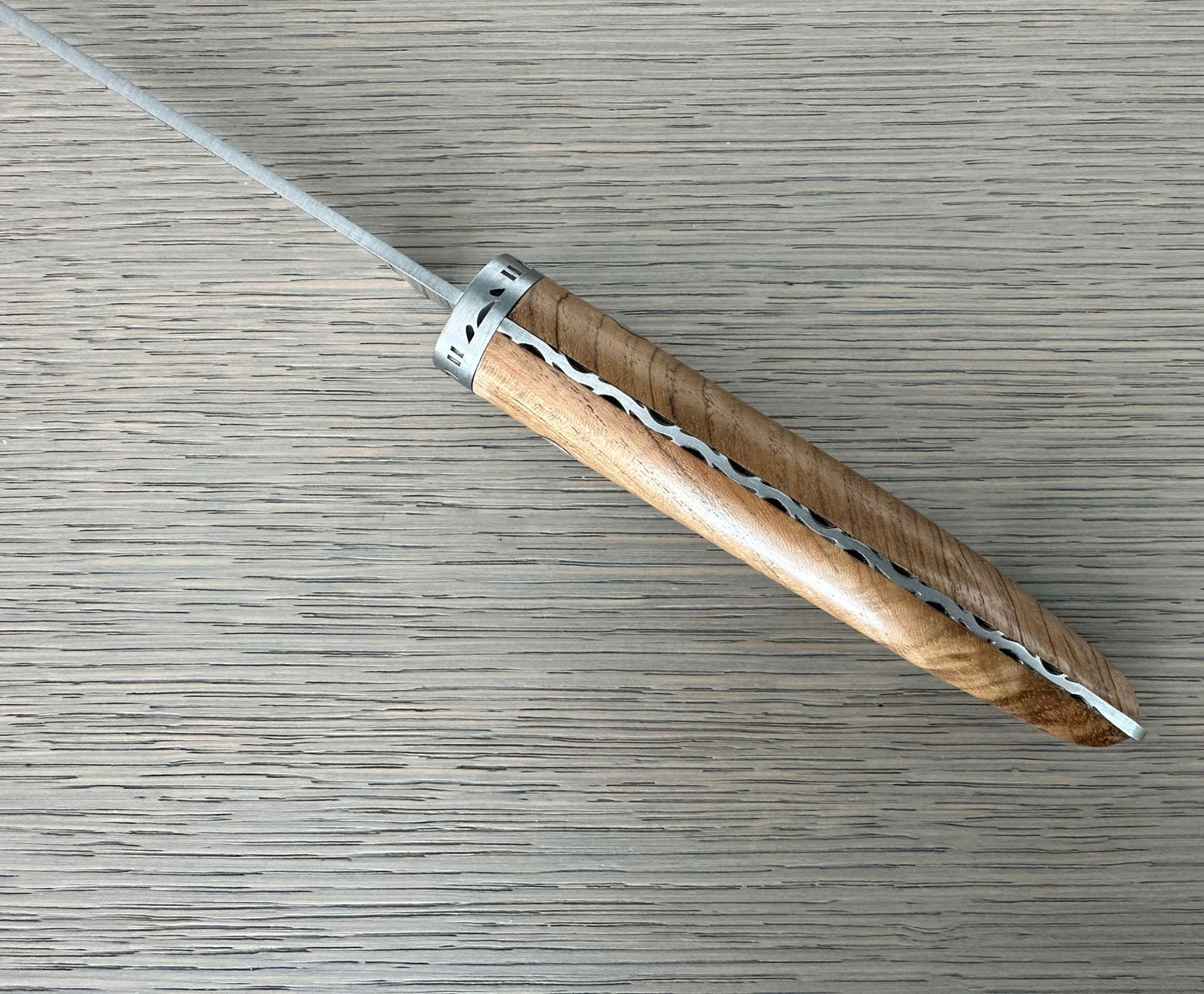 Laguiole en Aubrac Cuchillo de chef gourmet de cocina artesanal con mango de madera de teca, 8 pulgadas