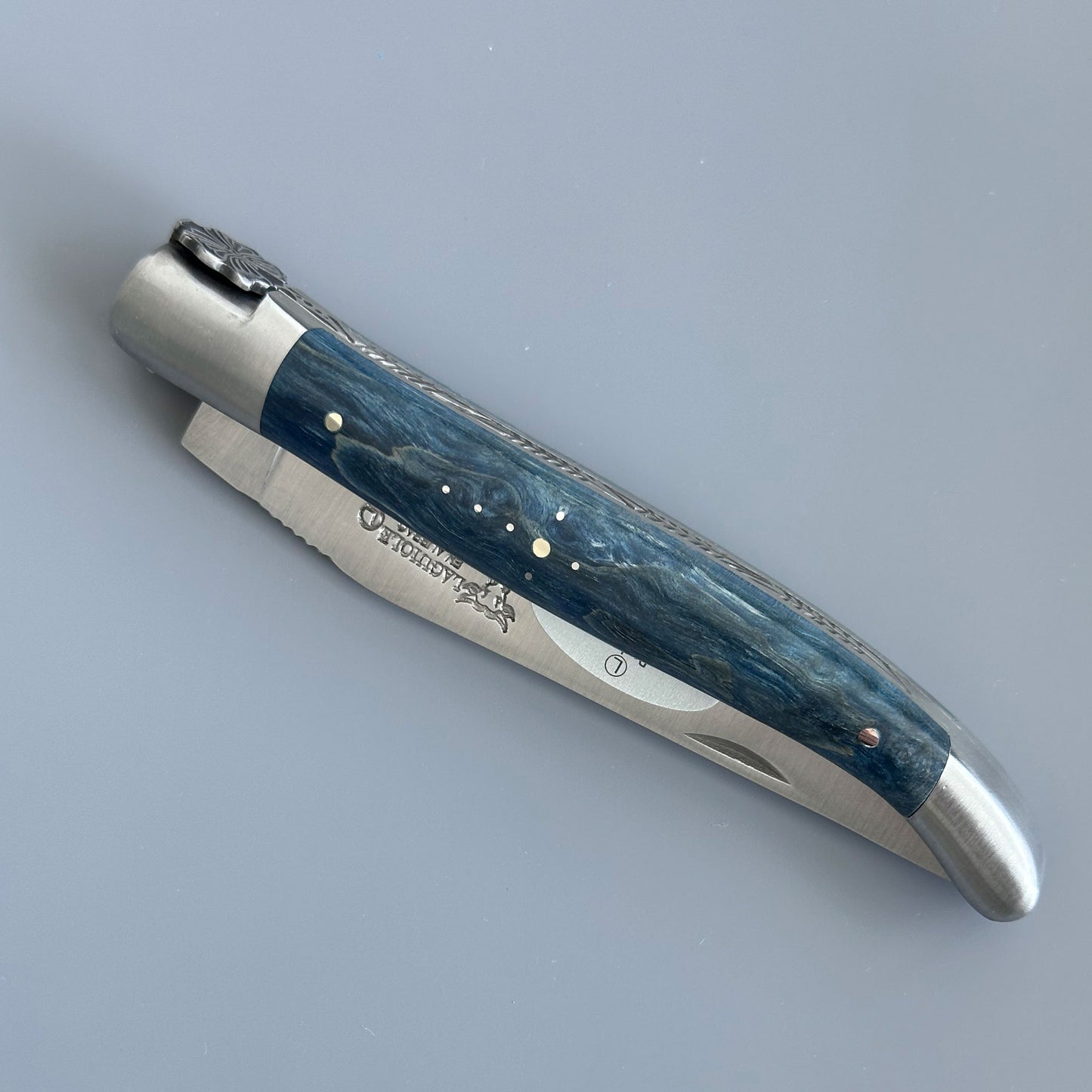 Laguiole en Aubrac 手工爆炸大马士革双层多用途刀，带闪亮枕垫，水牛角手柄，4.75 英寸
