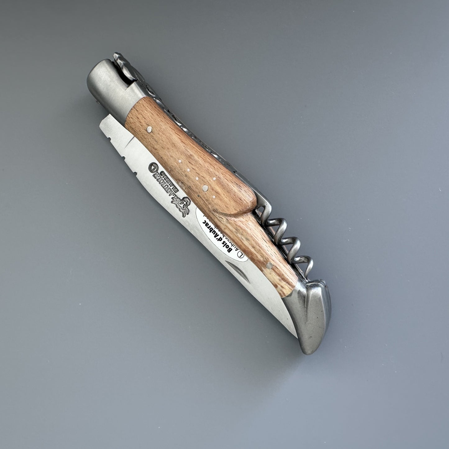 Laguiole en Aubrac Cuchillo multiusos chapado a mano con sacacorchos, mango de madera de Aubrac, 4.75 pulgadas