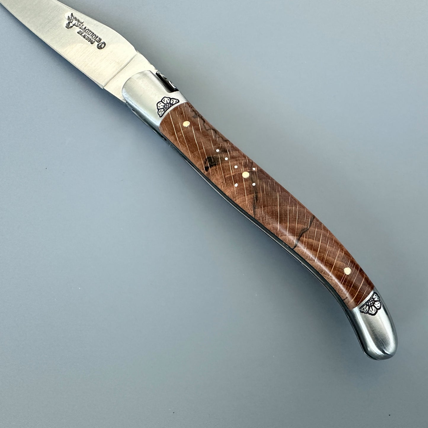 Laguiole en Aubrac Belle Pièce — Unique Aubrac Wood Knife with Hand-Cut Guilloché