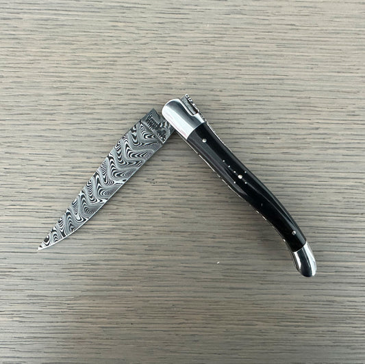 Laguiole en Aubrac Balbach Damascus Blade with Buffalo horn handle open