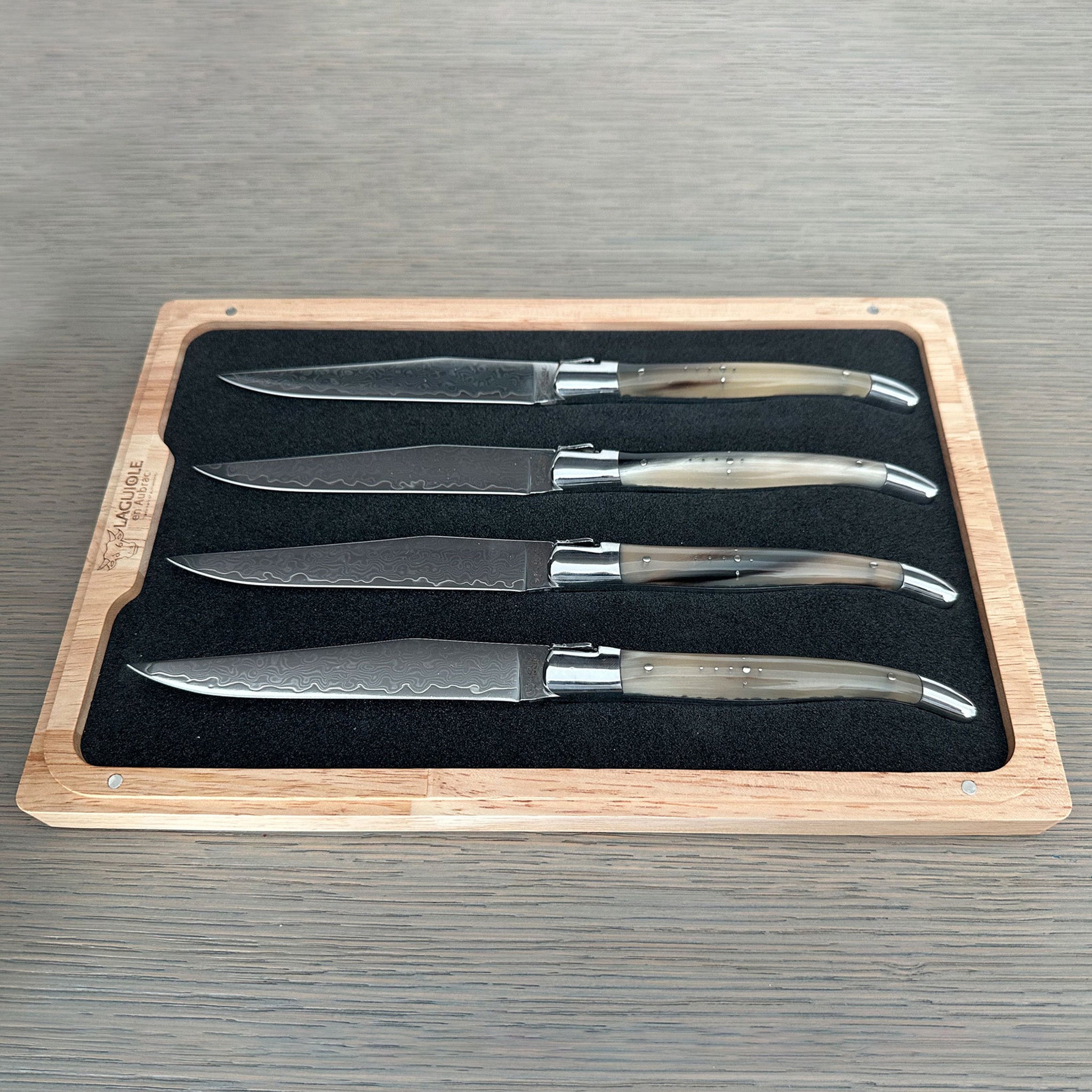 Laguiole_en_Aubrac_Steak_Knife