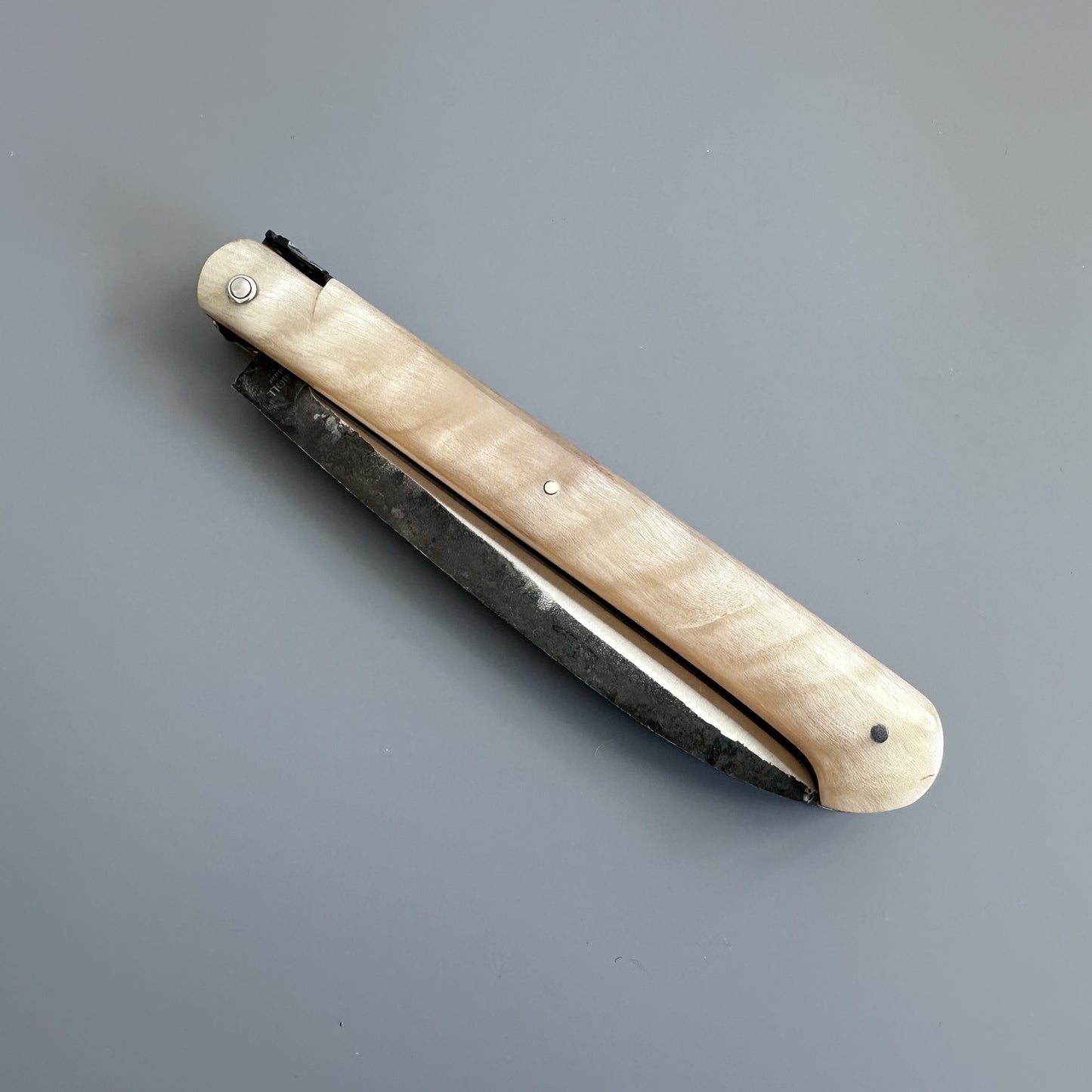 Laguiole en Aubrac Belle Droit Folding Knife Special Bee, Ram Crust 4.3"