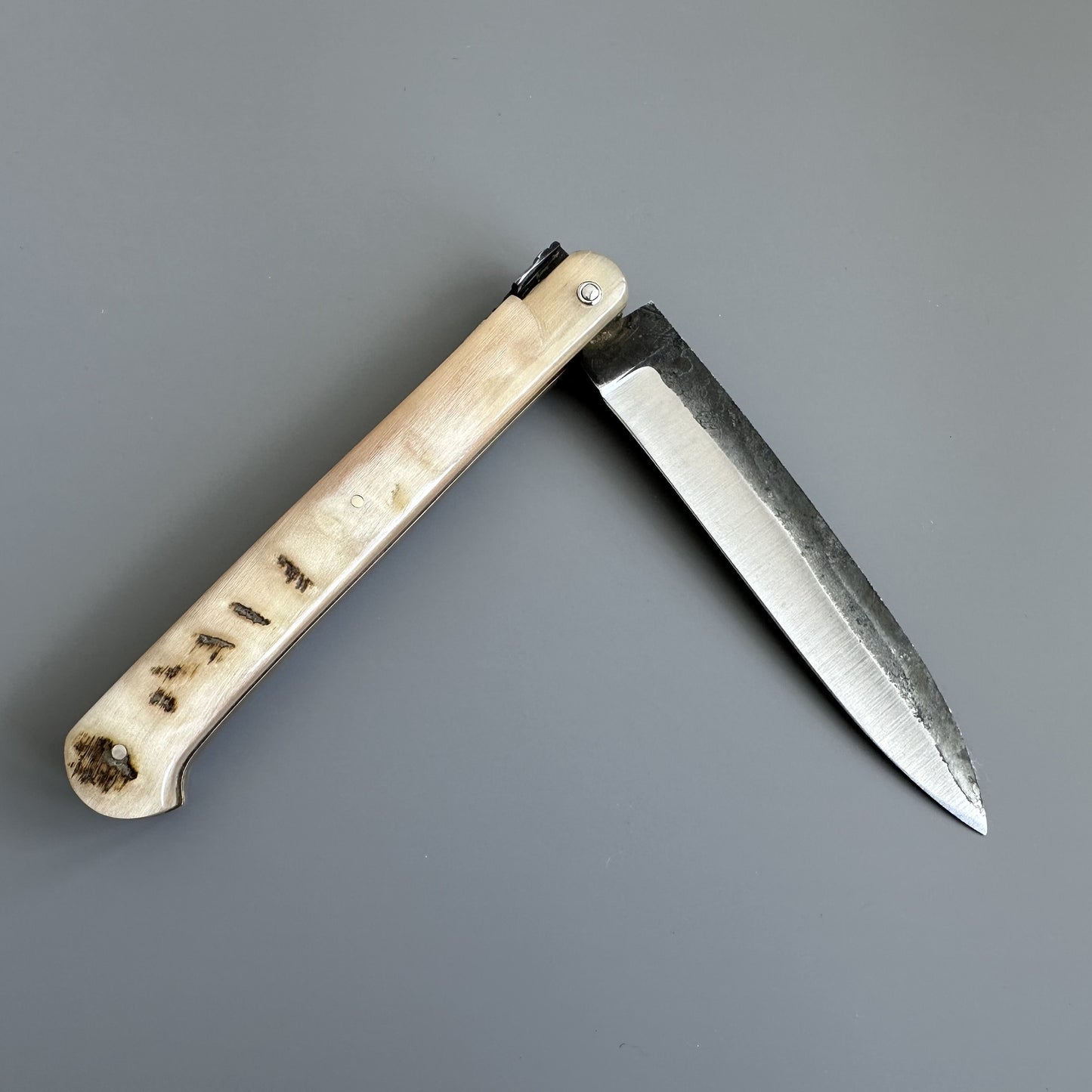 Laguiole en Aubrac Belle Droit Folding Knife Special Bee, Ram Crust 4.3"