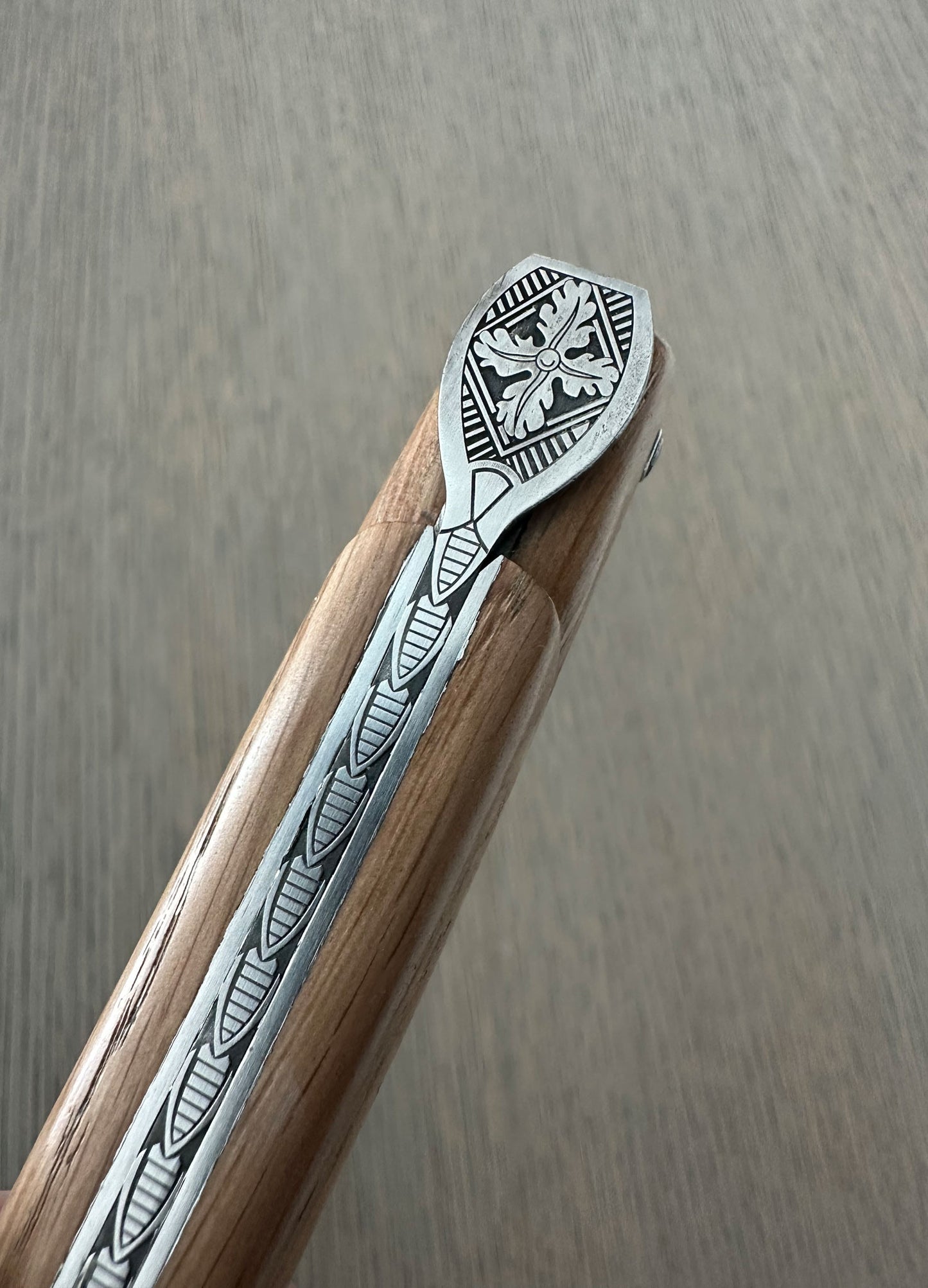 Laguiole en Aubrac Folding Knife Secret Garden Series Oak Leaf Bee with Oak Wood, 4.8-in