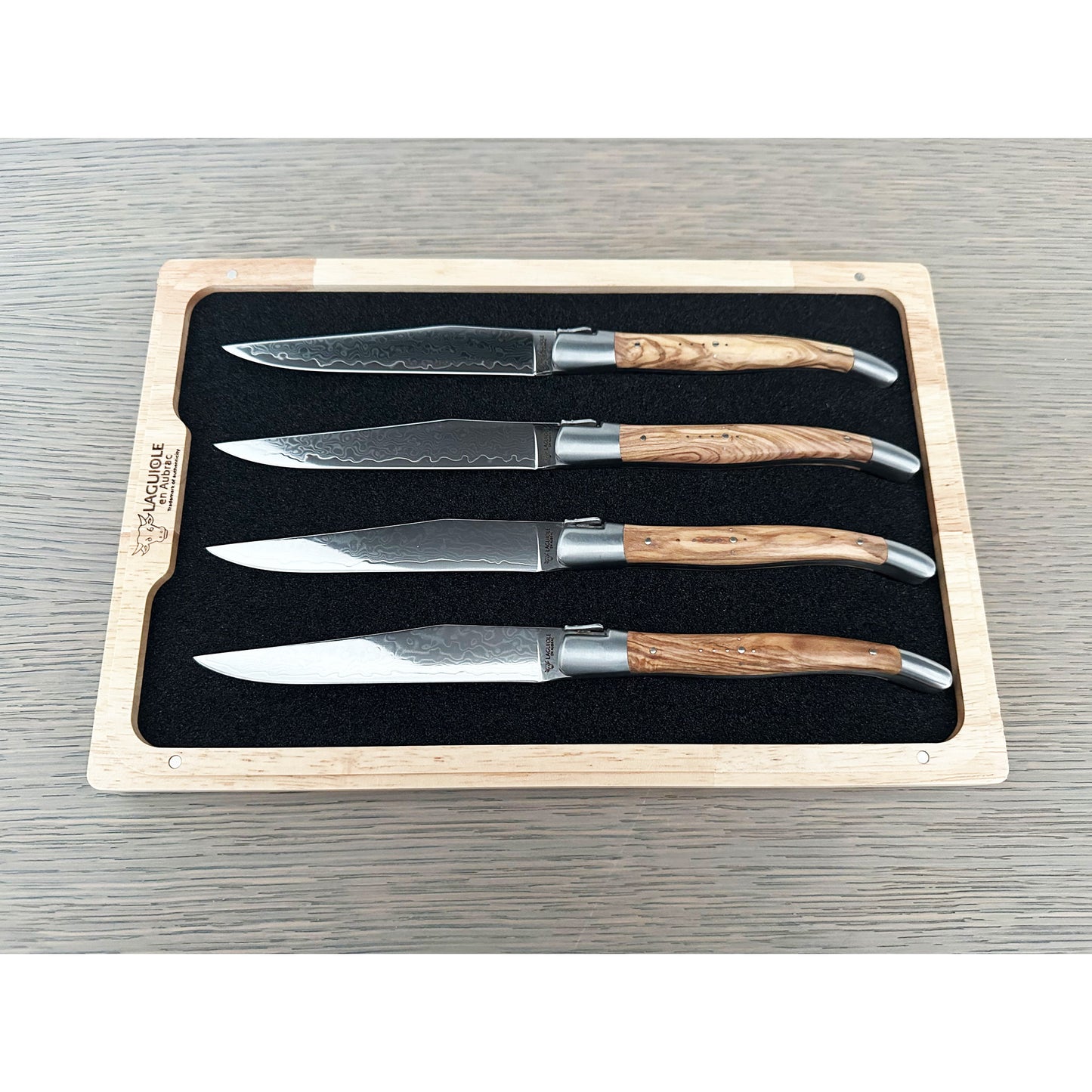 Laguiole en Aubrac ชุดมีดสเต็ก 6 ชิ้นชุบด้วยมือพร้อมด้ามจับแบบแข็ง