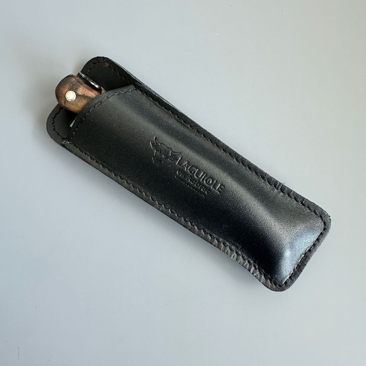Laguiole en Aubrac Classic Pouch — Black, Aubrac Leather