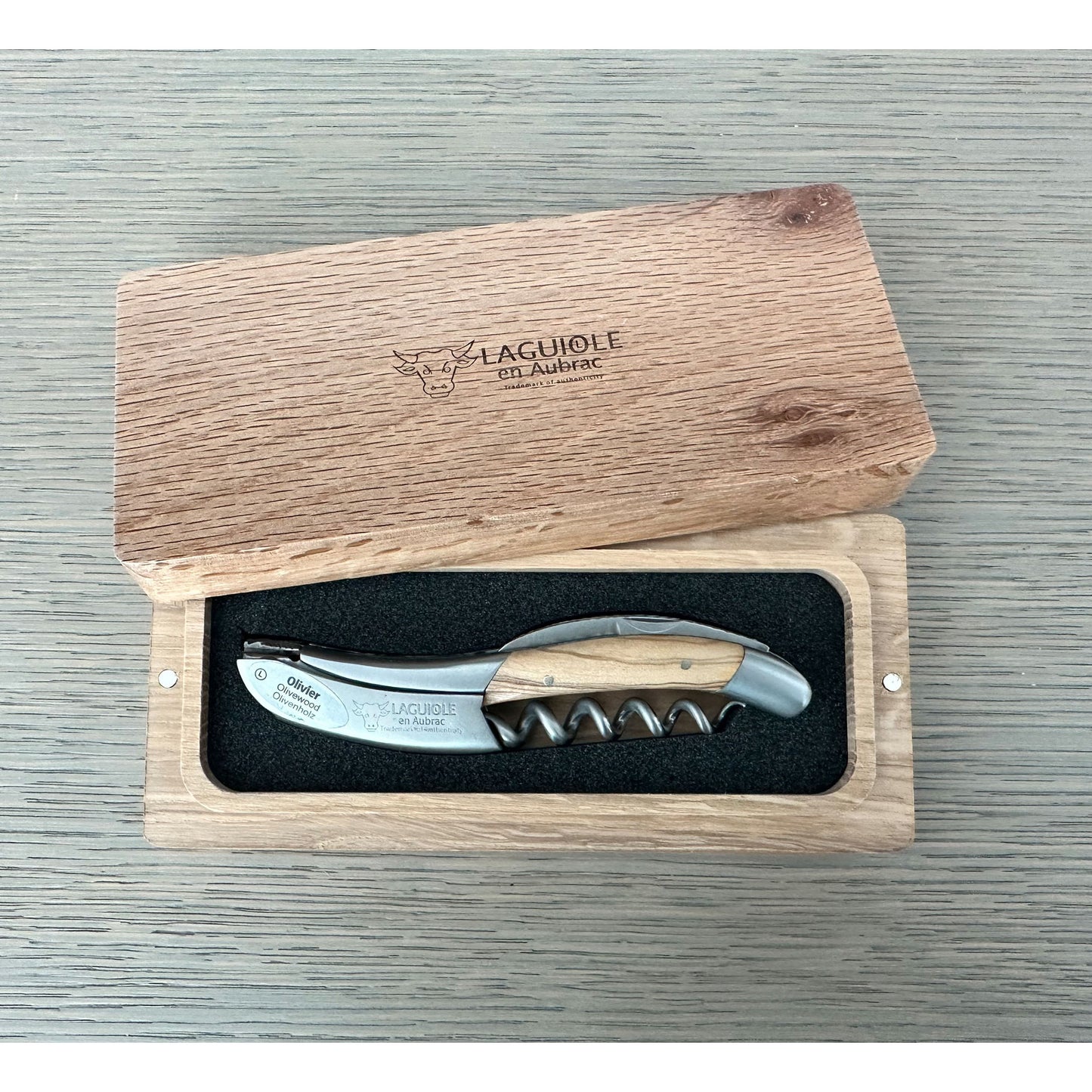 Laguiole En Aubrac DeLuxe No7 Sommelier Waiter's Corkscrew พร้อมด้ามไม้มะเกลือ
