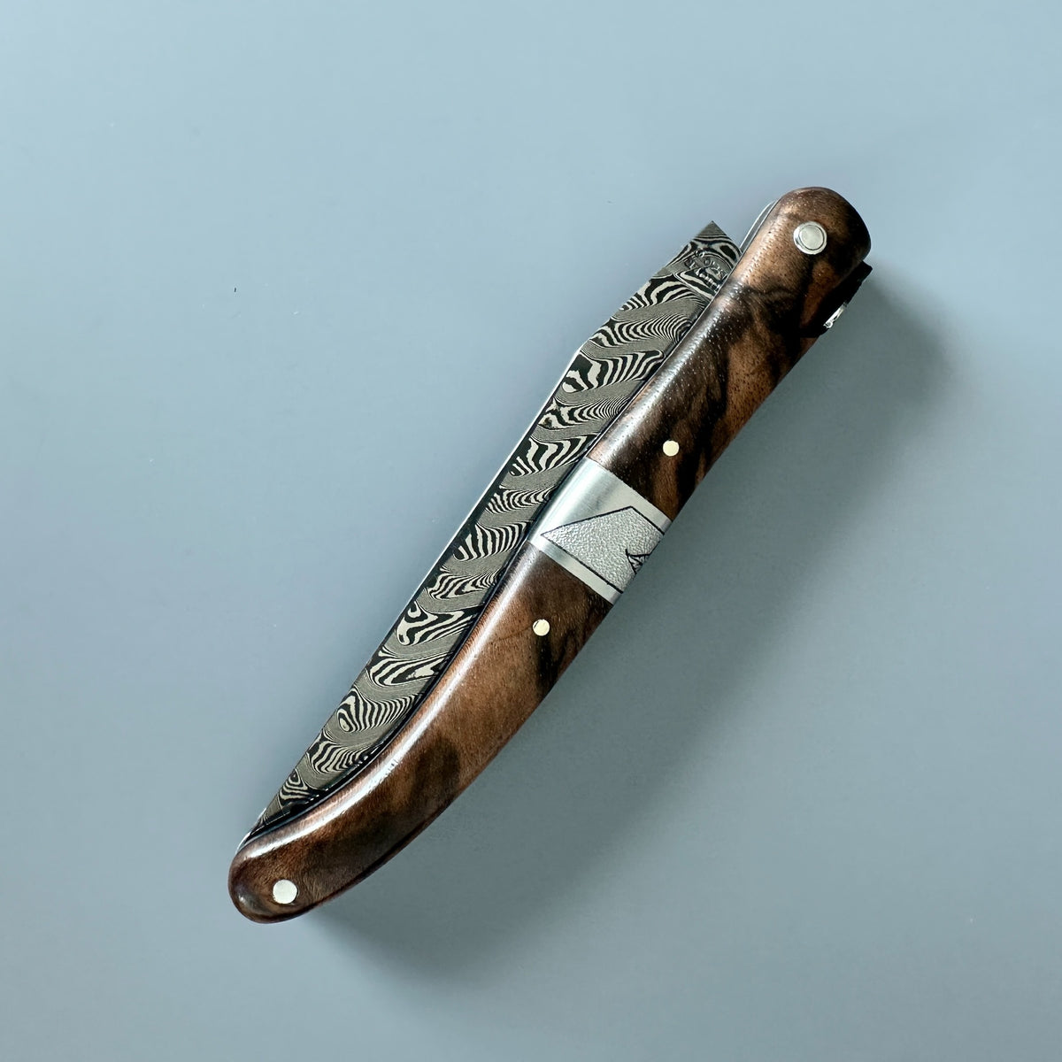 Laguiole en Aubrac Belle Pièce Knife, Walnut Burl & Damascus
