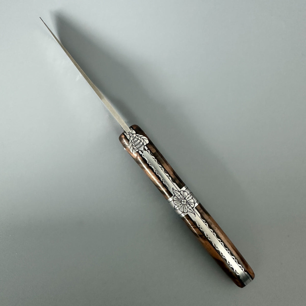 Laguiole en Aubrac Belle Pièce Knife, Walnut Burl & Damascus