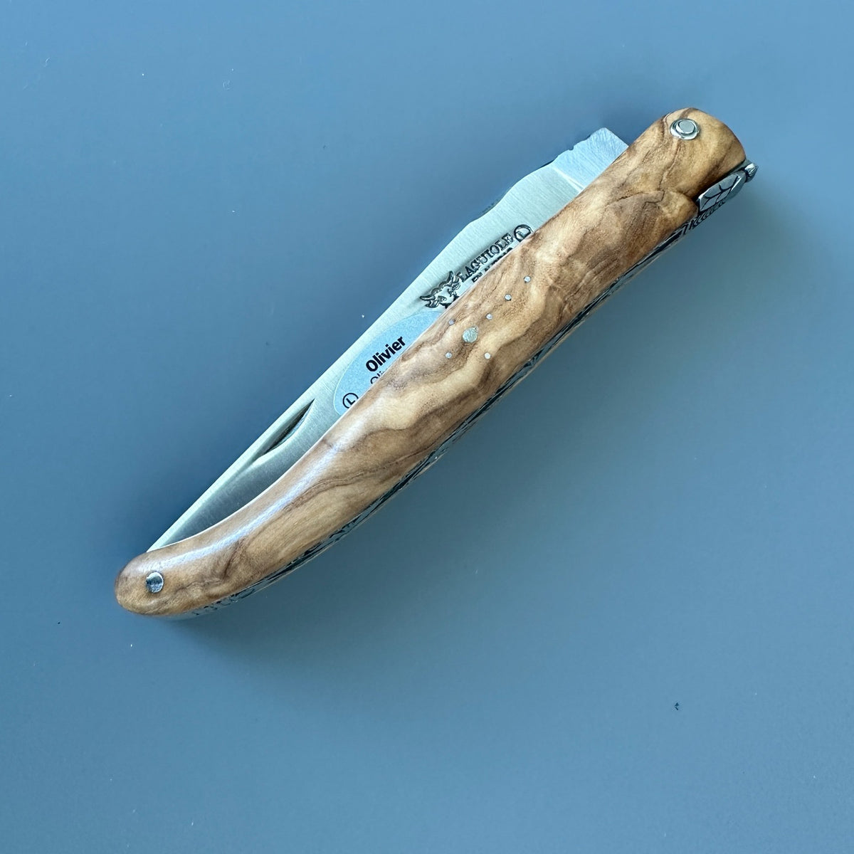 Laguiole Belle Piece Olive Wood fully closed