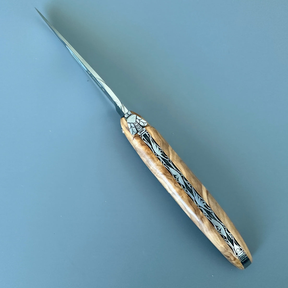 Laguiole Belle Piece Olive Wood Cenital view.