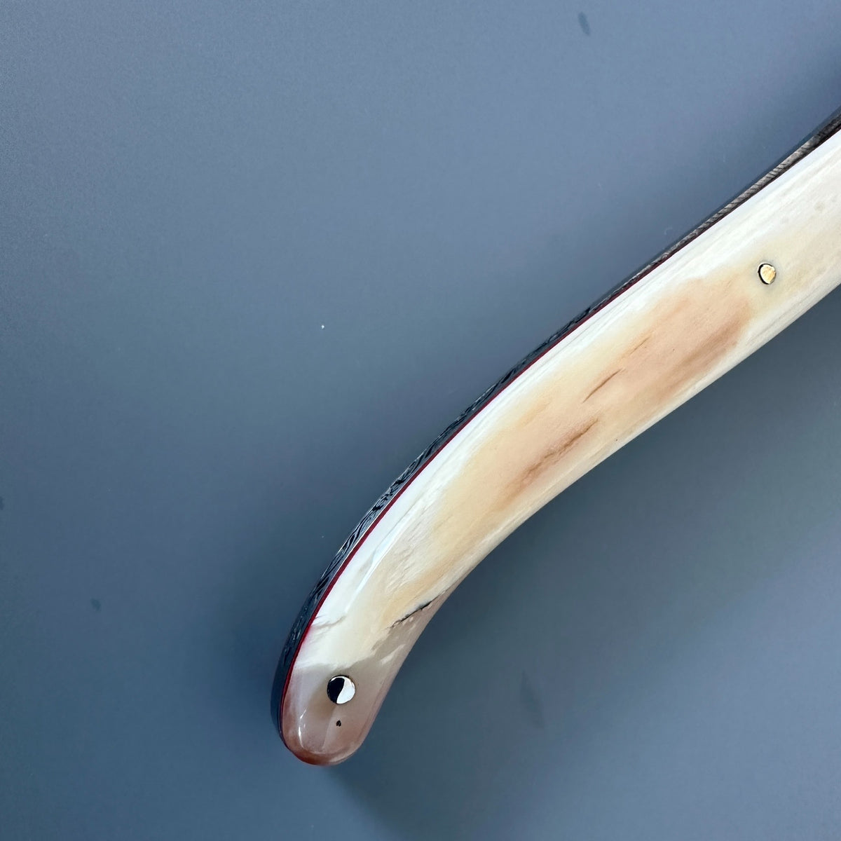 Laguiole en Aubrac Belle Pièce — Mammoth Ivory Crust Knife, Flower Bee