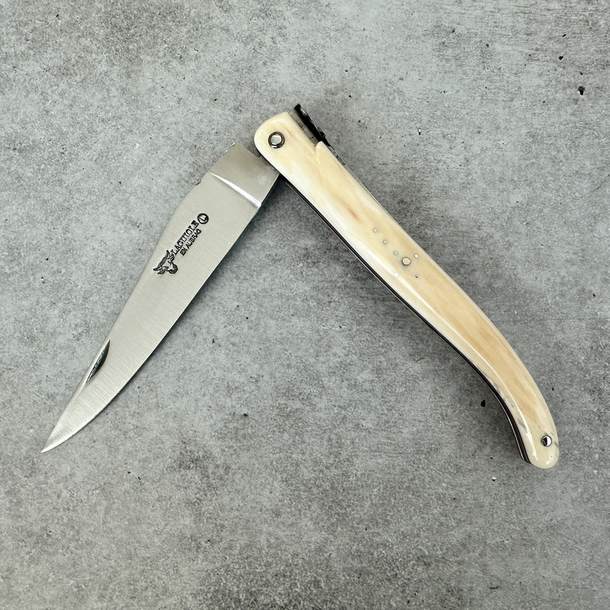 Laguiole en Aubrac Belle Pièce — Mammoth Ivory Crust Knife, Flower Bee