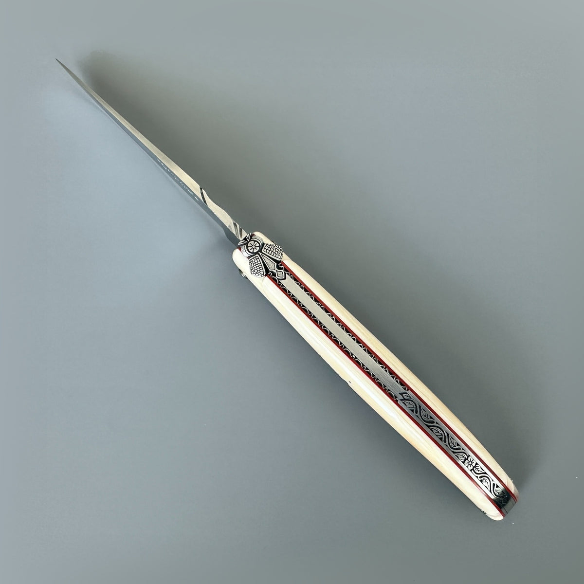 Laguiole en Aubrac Belle Pièce — Mammoth Ivory Crust Knife, Flower Bee