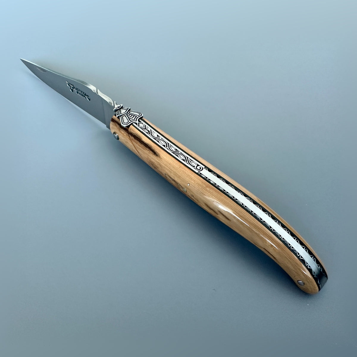 Laguiole en Aubrac Belle Pièce — Mammoth Ivory Crust Knife, Gothic Bee