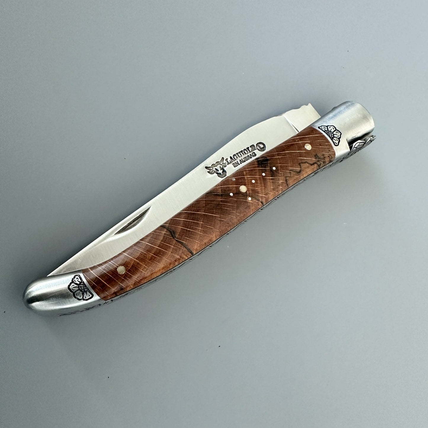 Laguiole en Aubrac Belle Pièce — Unique Aubrac Wood Knife with Hand-Cut Guilloché